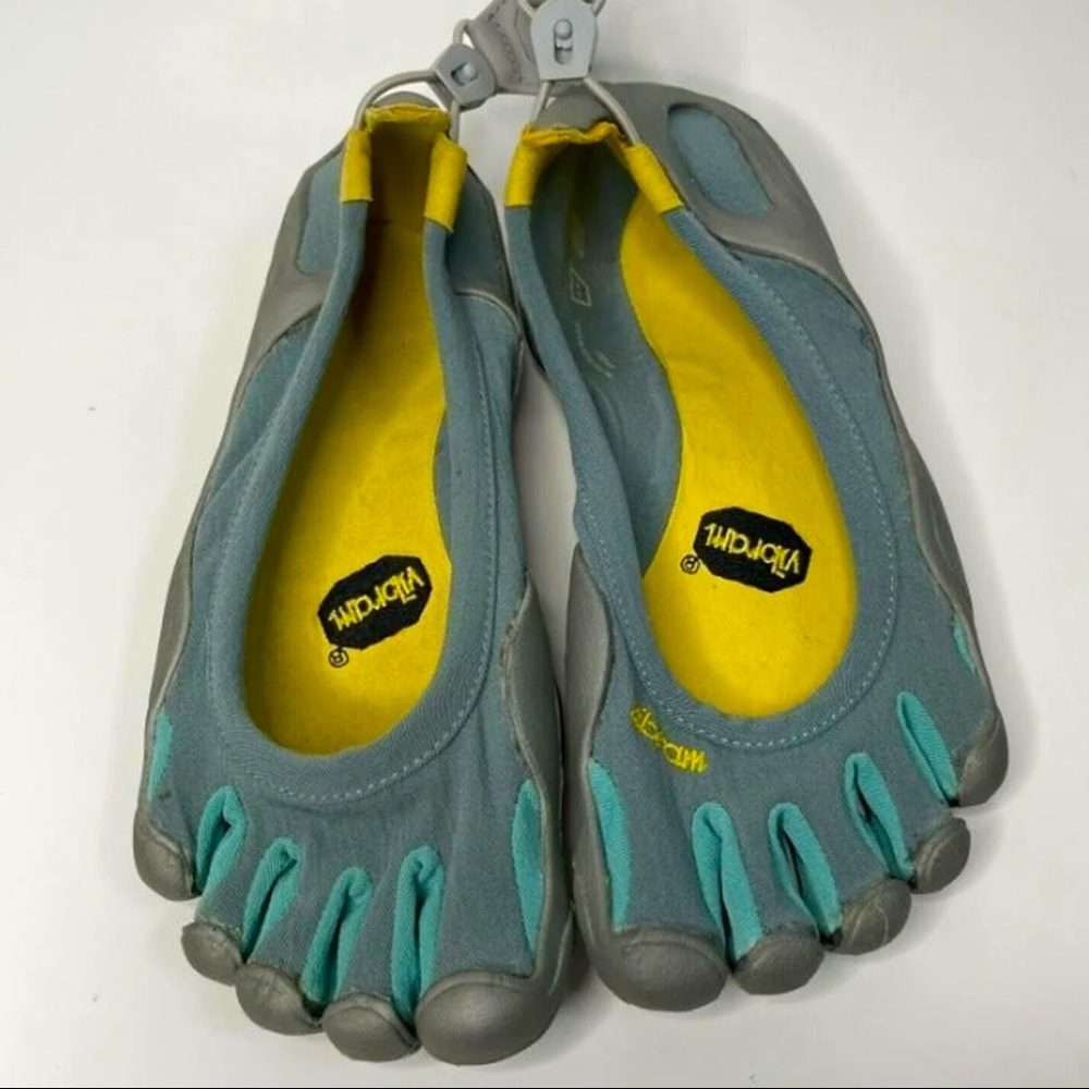 Vibram Five Finger Toe Shoes Womens 7.5-8 or EU 38